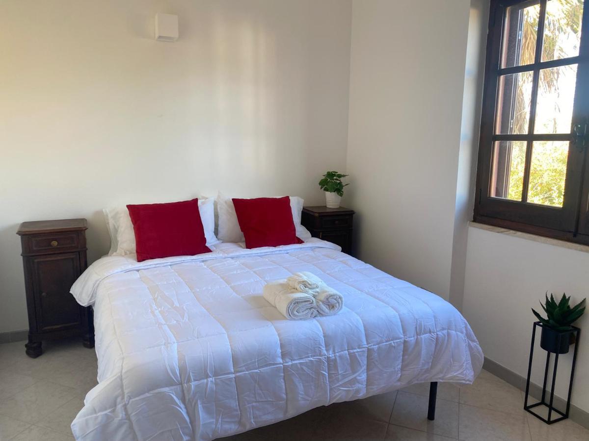 Lovely Home 5 Min Walk To The Beach, 3 Bedrooms Ample Outdoor Relax And Wifi カピターナ エクステリア 写真